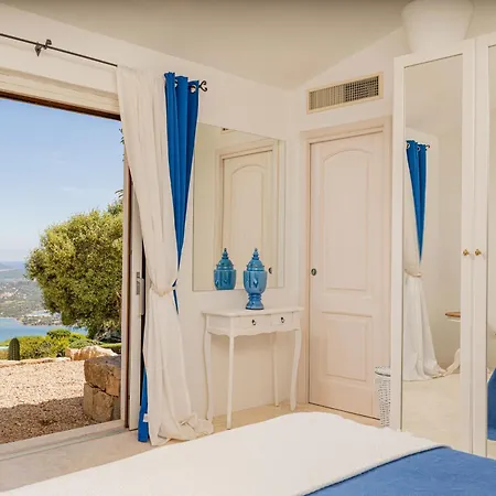 Panoramica Vista Mare-privacy Con Piscina Villa