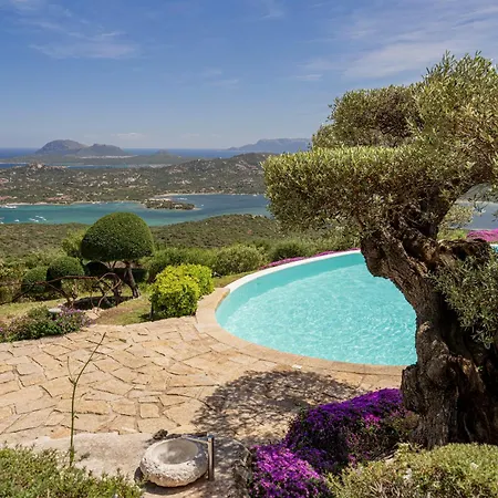 Panoramica Vista Mare-privacy Con Piscina Вилла