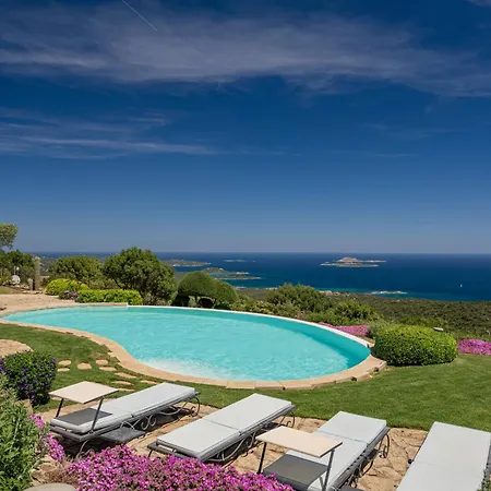 Panoramica Vista Mare-privacy Con Piscina Cugnana Verde