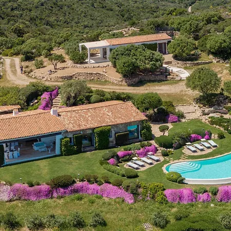 Panoramica Vista Mare-privacy Con Piscina Вилла *