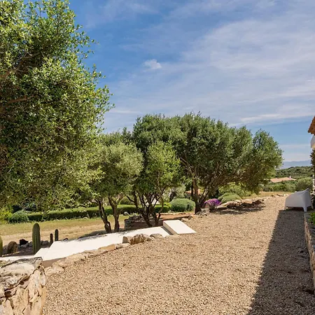 빌라 Panoramica Vista Mare-privacy Con Piscina Cugnana Verde